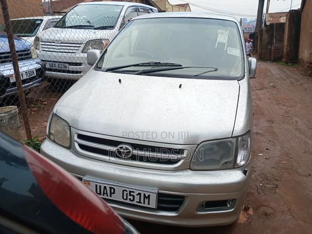 Toyota LiteAce Noah 1999 Silver
