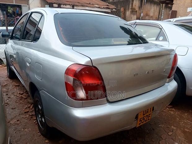 Toyota Platz 2001 Silver