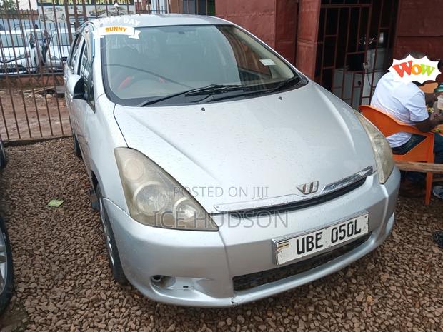 Toyota Wish 2004 Silver