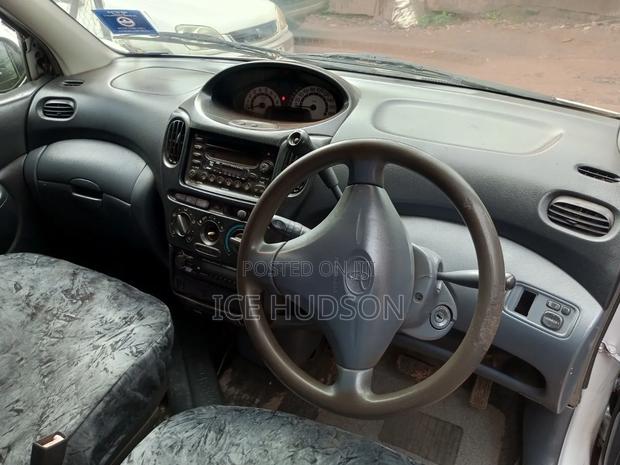 Toyota Fun Cargo 2002