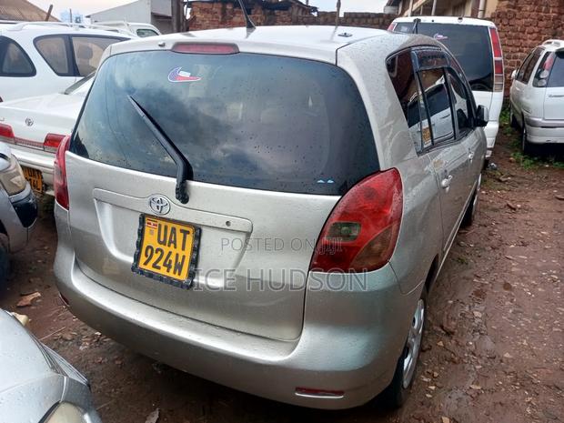 Toyota Corolla Spacio 2003