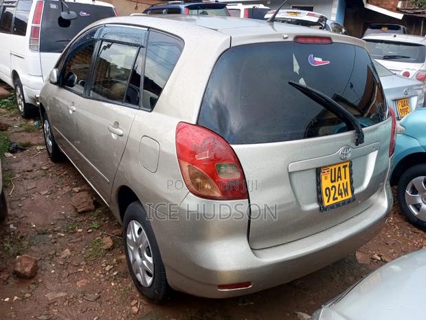 Toyota Corolla Spacio 2003