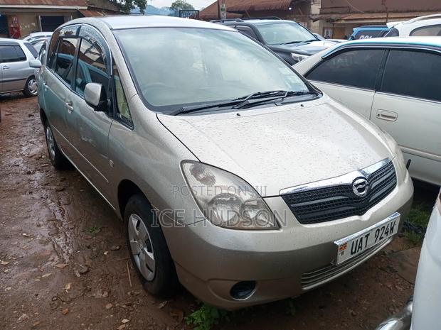 Toyota Corolla Spacio 2003