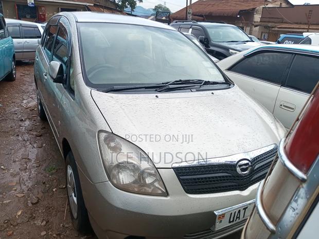 Toyota Corolla Spacio 2003