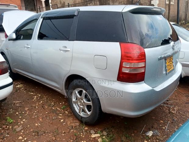 Toyota Wish 2004