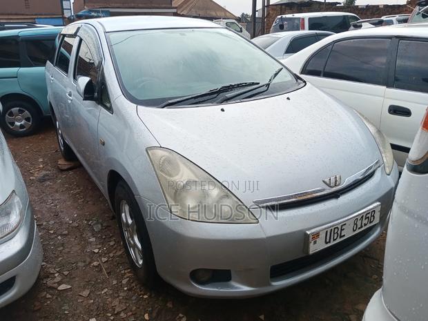 Toyota Wish 2004