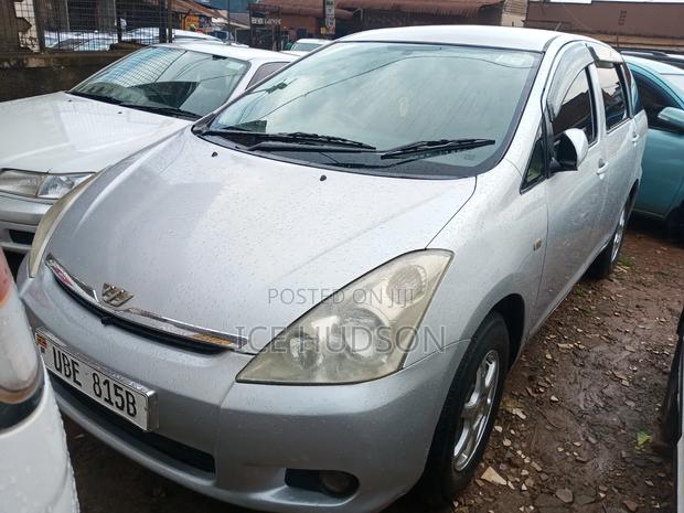 Toyota Wish 2004
