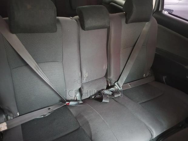 Toyota Wish 2004