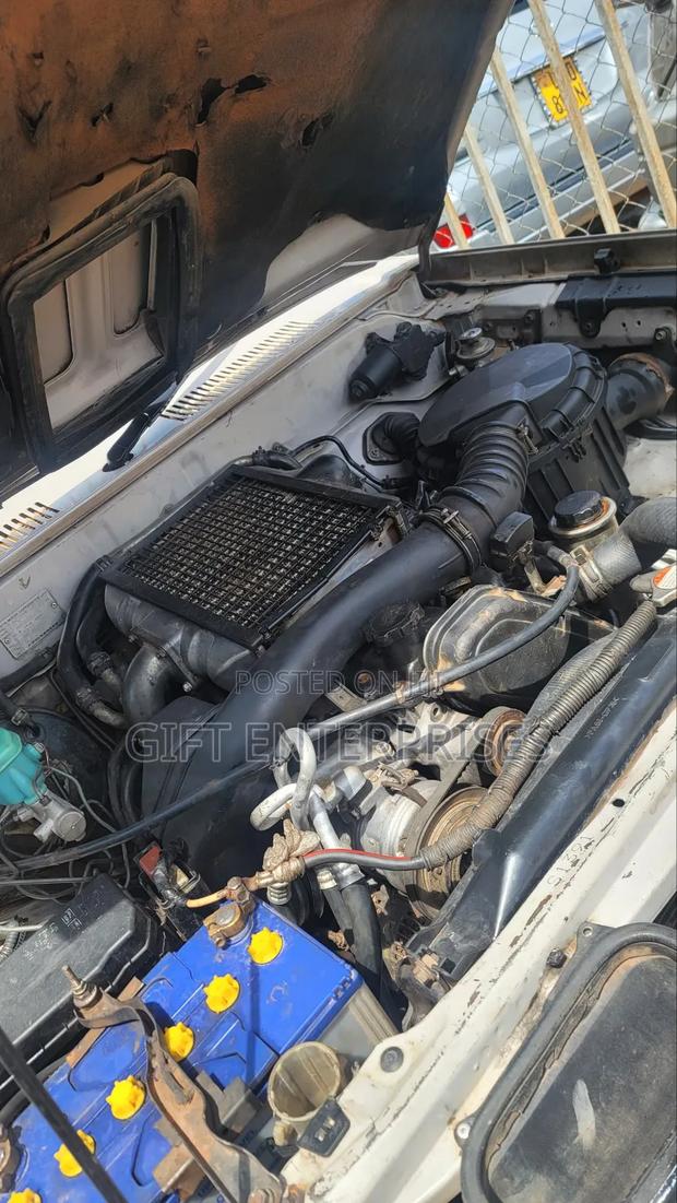 Toyota Land Cruiser Prado 2001 Pearl