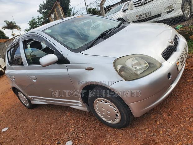 Toyota Vitz 2007 Silver