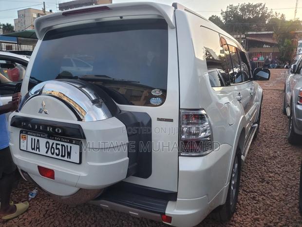 Mitsubishi Pajero 2011 White