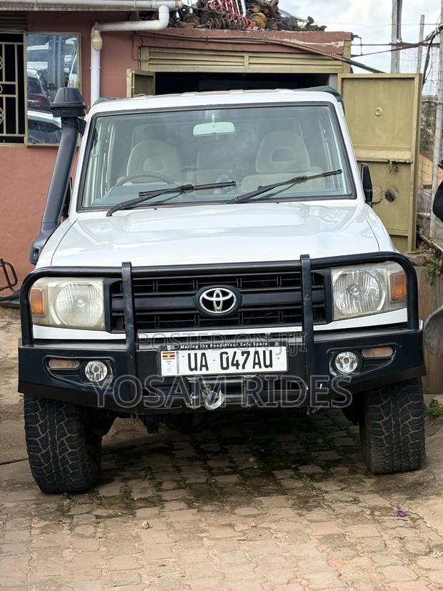 Toyota Land Cruiser 4.5 V8 DLX 2015 White