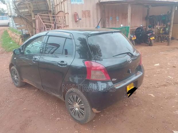 Toyota Vitz 1.3 AWD 5dr 2005 Black