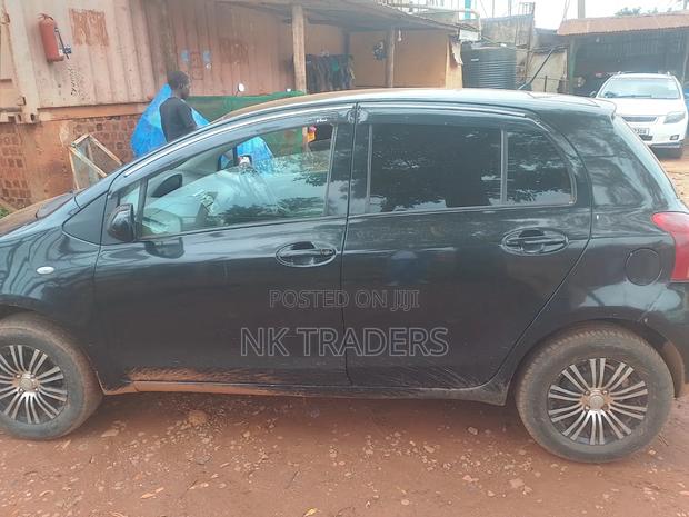 Toyota Vitz 1.3 AWD 5dr 2005 Black