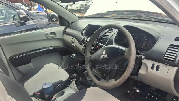 Mitsubishi L200 Double Cab 2.5 136hp 4WD 2006 White