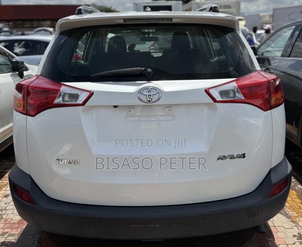 Toyota RAV4 2014 White