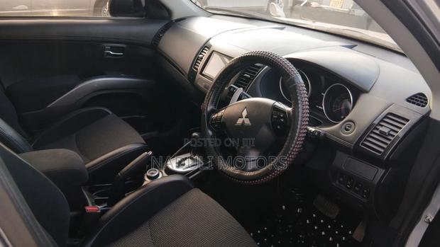 Mitsubishi Outlander 2011 Silver