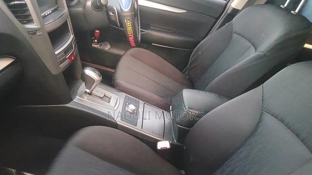Subaru Legacy 2010 Silver