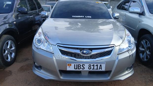 Subaru Legacy 2010 Silver