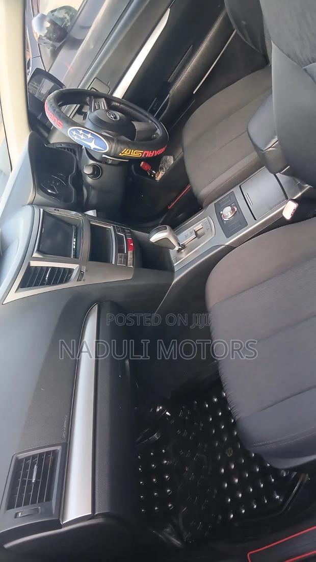 Subaru Legacy 2010 Silver