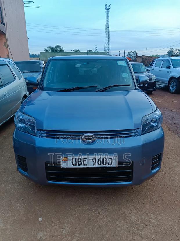Toyota Corolla Rumion 2010 Blue