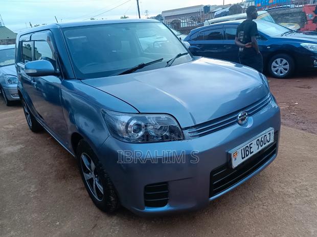 Toyota Corolla Rumion 2010 Blue