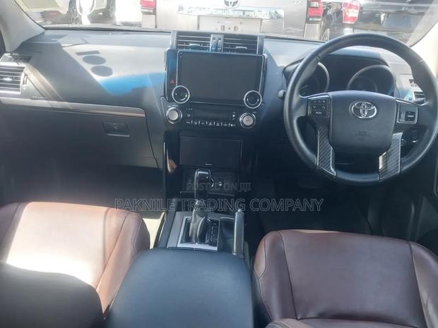 Toyota Land Cruiser Prado 2016 White