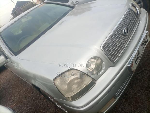 Toyota Progress 2.5 RWD 1999 Silver