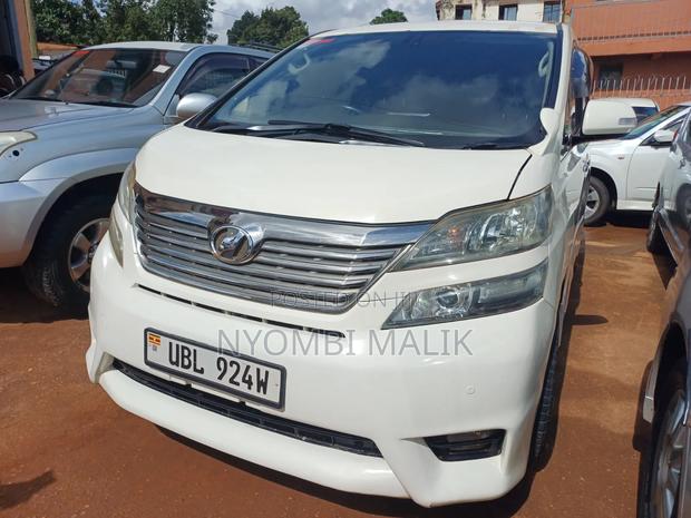 Toyota Alphard 2011 White