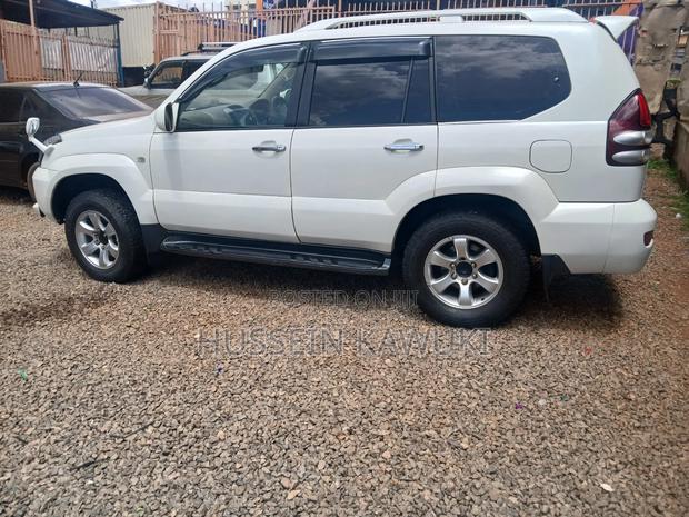 Toyota Land Cruiser Prado 2007 White