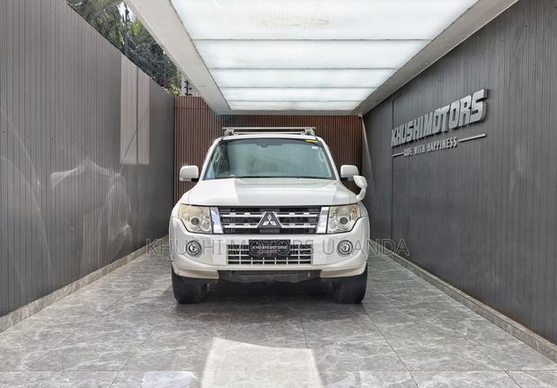 Mitsubishi Pajero 2013 White
