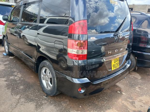 Toyota Noah 2005 Black