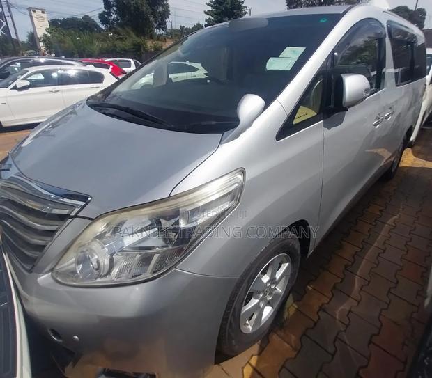 Toyota Alphard 2012 Silver