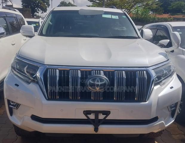 Toyota Land Cruiser Prado 2019 White