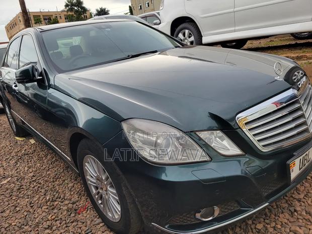 Mercedes-Benz E300 2011 Green