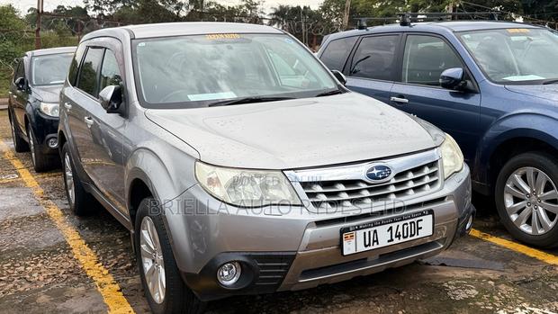 Subaru Forester 2011 Silver