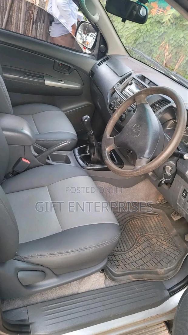 Toyota Hilux 2015 Silver