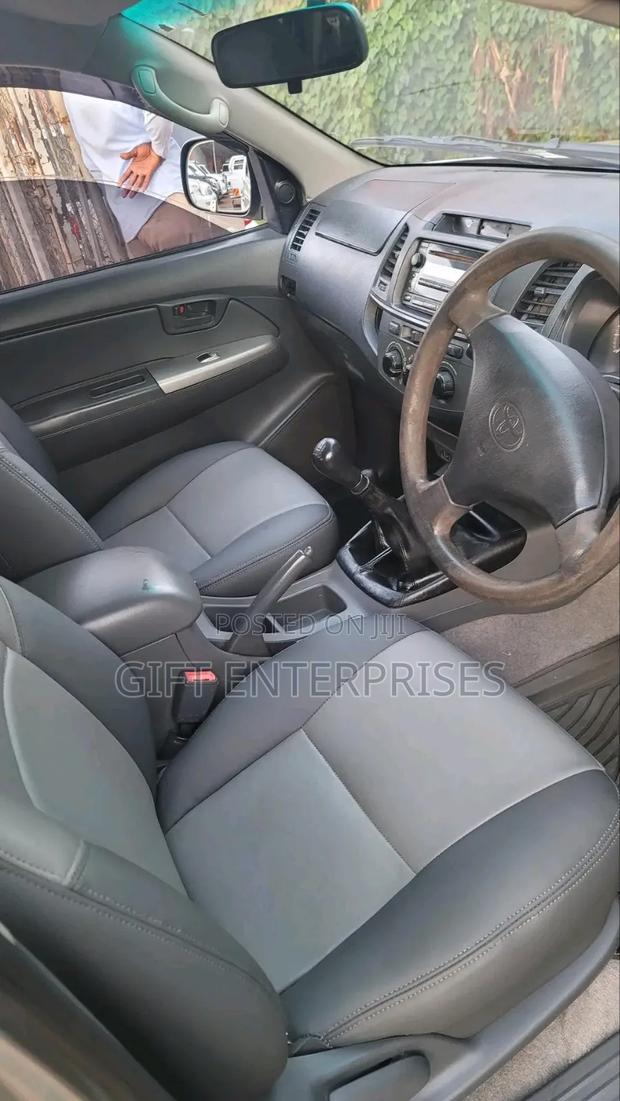 Toyota Hilux 2015 Silver