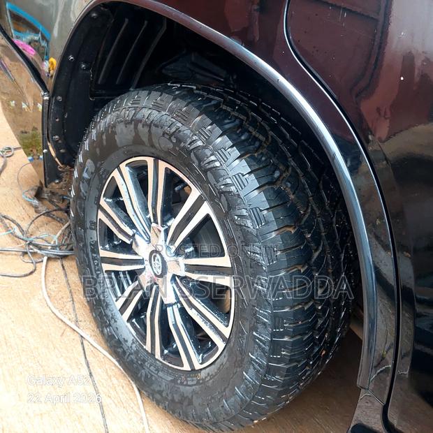Toyota Land Cruiser 2010 Black