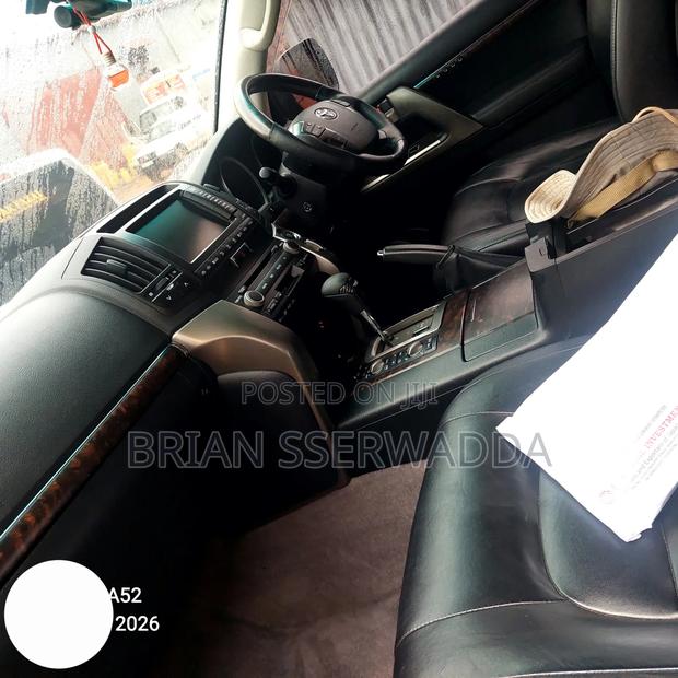 Toyota Land Cruiser 2010 Black