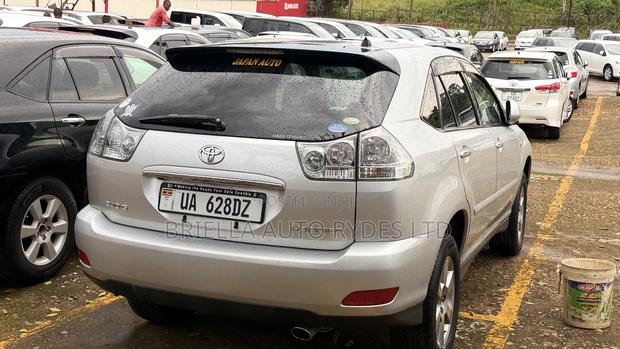 Toyota Harrier 2011 Silver
