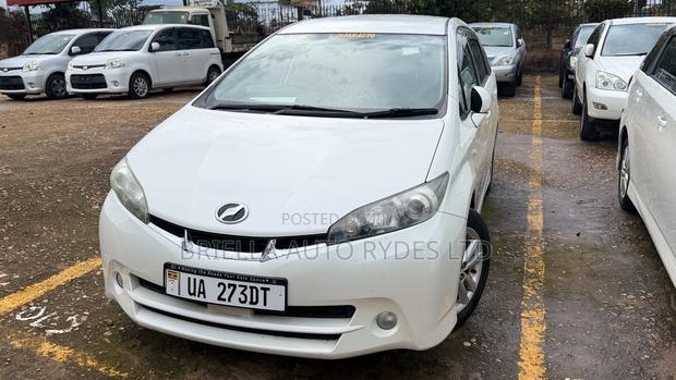 Toyota Wish 2011 Off white