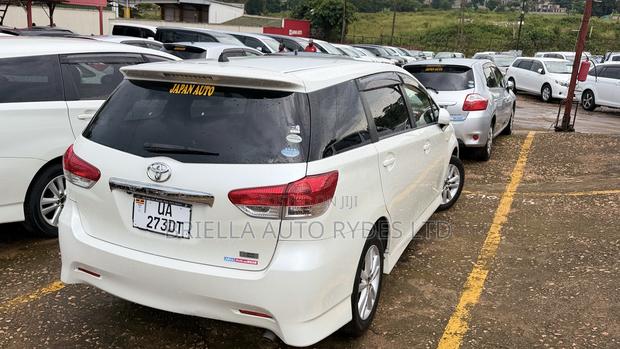 Toyota Wish 2011 Off white