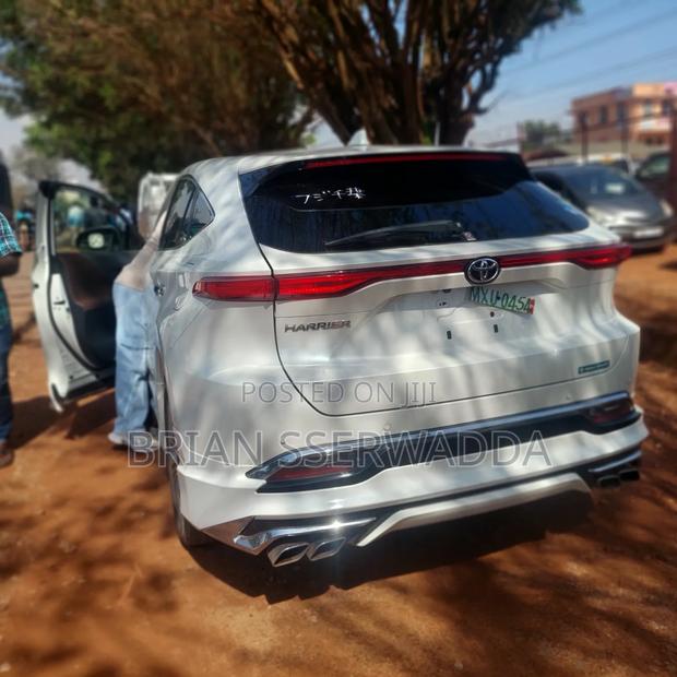 Toyota Harrier 2.0 2020 White