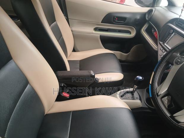 Toyota Aqua 2011 Silver