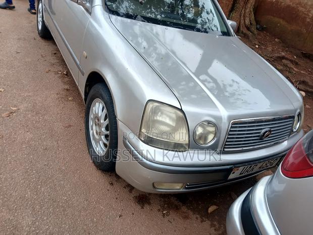 Toyota Progress 2005 Silver