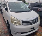 Toyota Noah 2012 White for sale