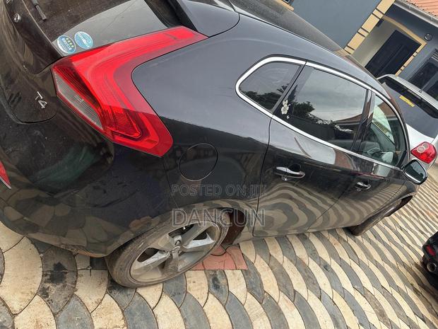 Volvo V40 2013 Black