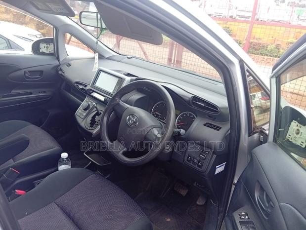 Toyota Wish 2016 Silver