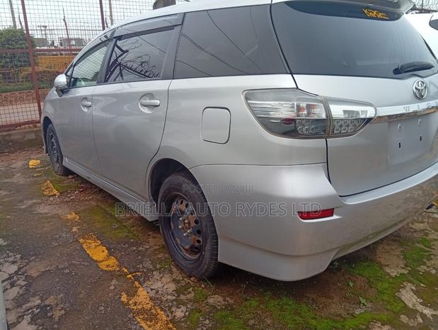 Toyota Wish 2016 Silver
